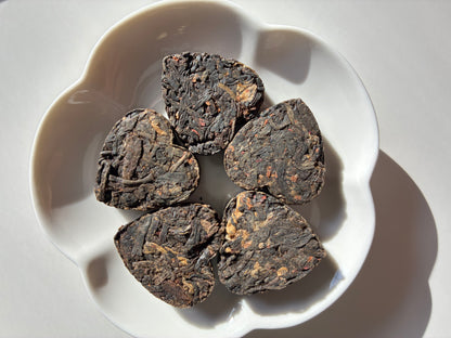 Heicha Rose Hearts / Dark Tea