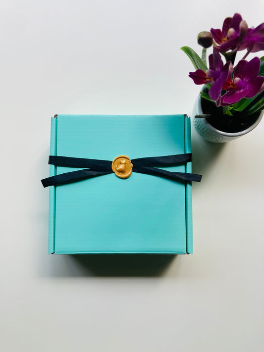La caja de té sorpresa de Geneva {Nueva}