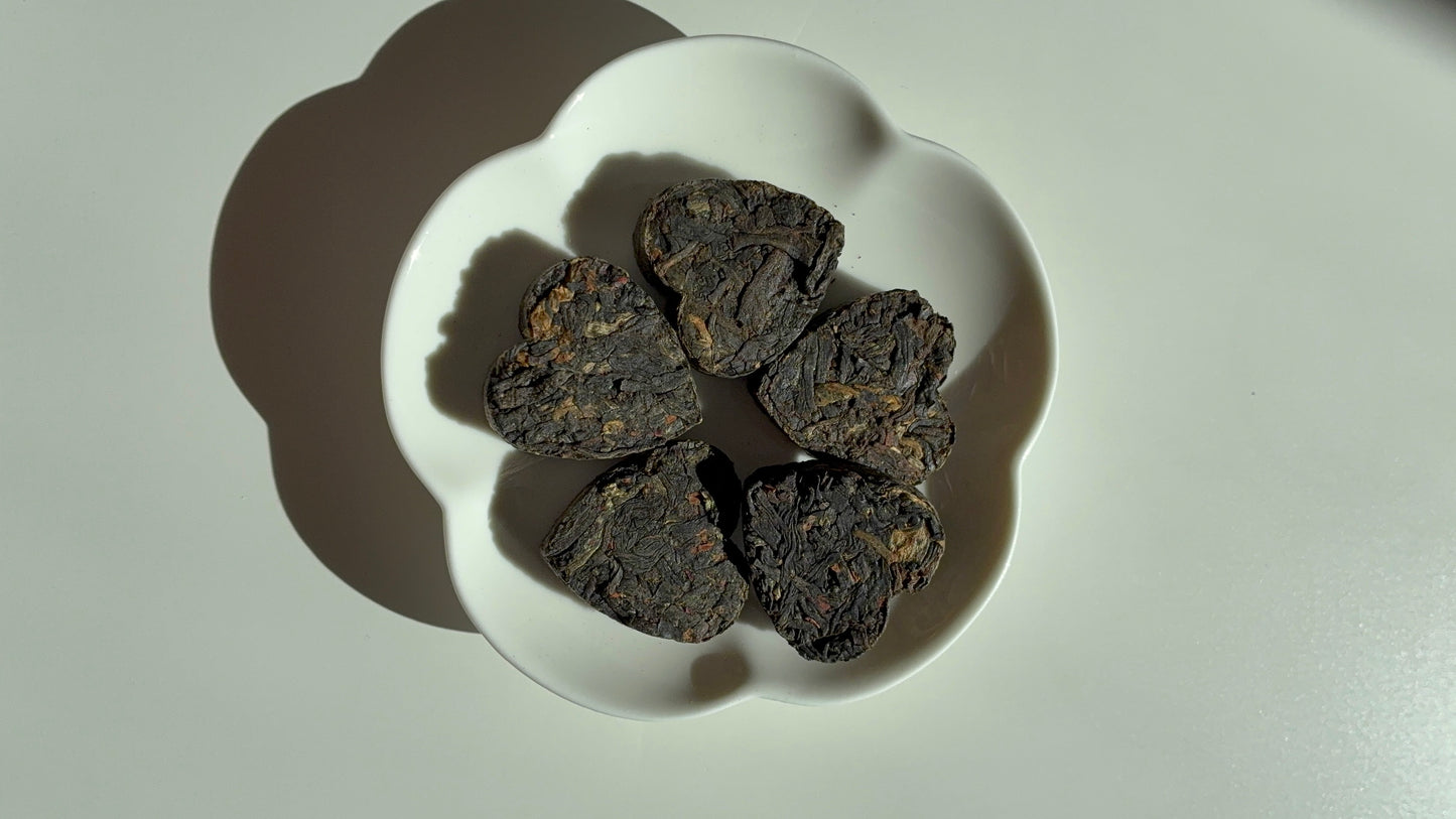 Heicha Rose Hearts / Dark Tea