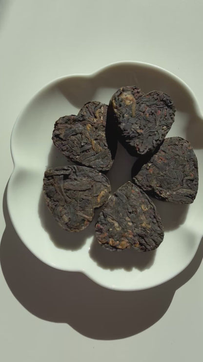 Heicha Rose Hearts / Dark Tea