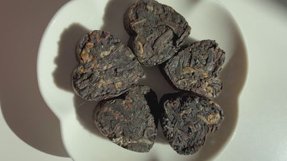 Heicha Rose Hearts / Dark Tea